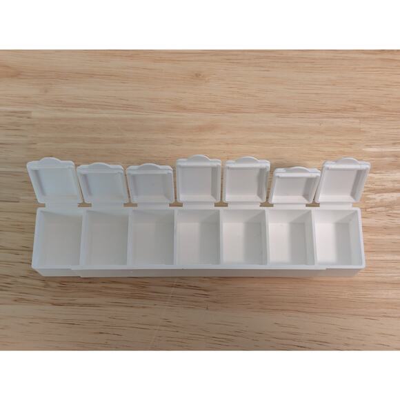 Generic White Weekly Pill Minder Medication Organizer Sunday - Saturday Braille - Picture 3 of 3